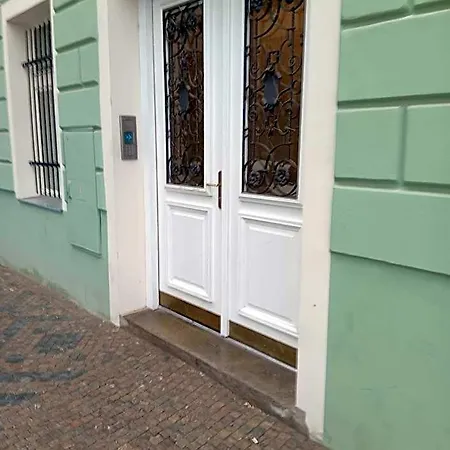 1 Bedroom At 1 2*