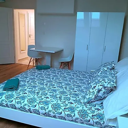 Szálloda 1 Bedroom At 1 2*