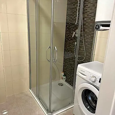 1 Bedroom At 1 Hotel 2*
